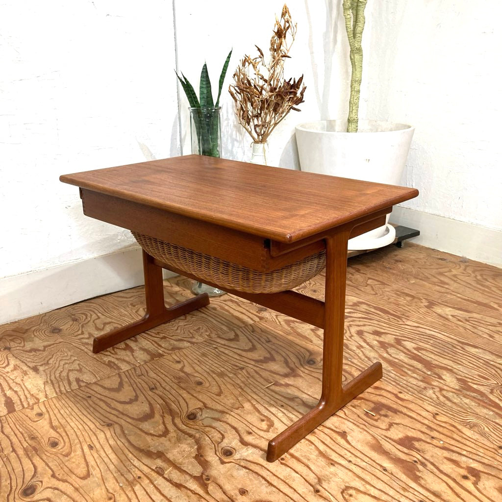 Vildbjerg Møbelfabrik カイクリスチャンセン ソーイングテーブル 