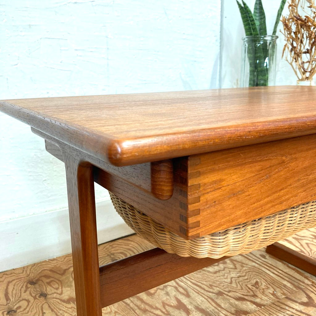 Vildbjerg Møbelfabrik社 カイクリスチャンセン / Kai Kristiansen ソーイングテーブル サイドテーブル チーク材 北欧 ヴィンテージ