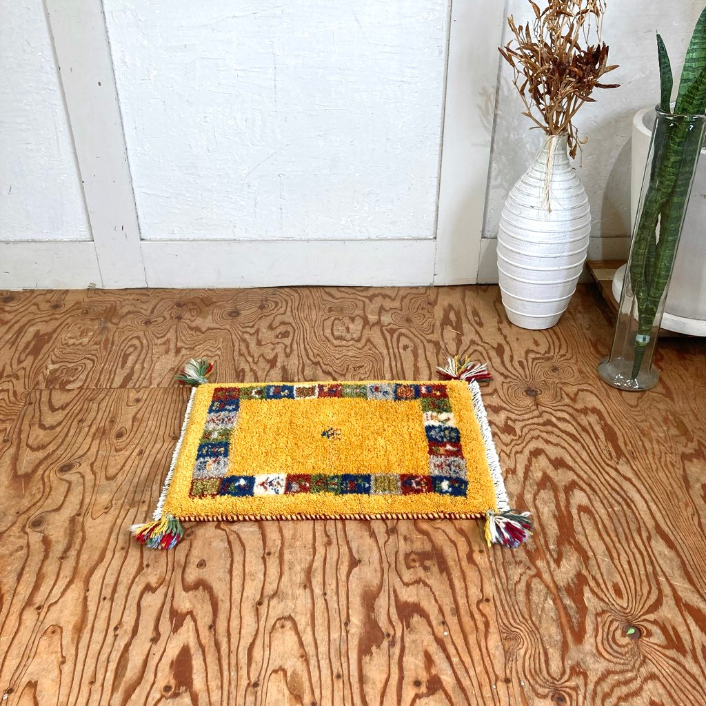 ギャッベ ミニ マット イエロー オレンジ 玄関マット カラフルマット 幅58×奥行40 中古