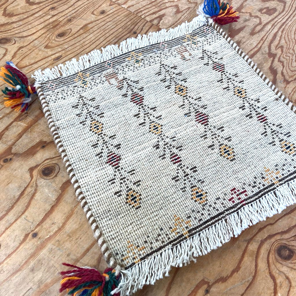 ギャッベ 座布団 チェアパット ミニ マット アイボリー スクエア 幅38× 奥行40 中古