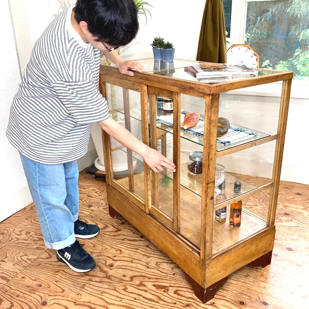 小ぶりなガラスショーケース パンケース 陳列棚 ディスプレイケース  ヴィンテージ