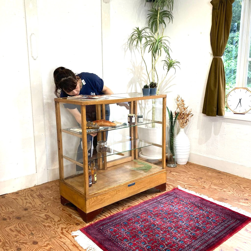 小ぶりなガラスショーケース パンケース 陳列棚 ディスプレイケース  ヴィンテージ