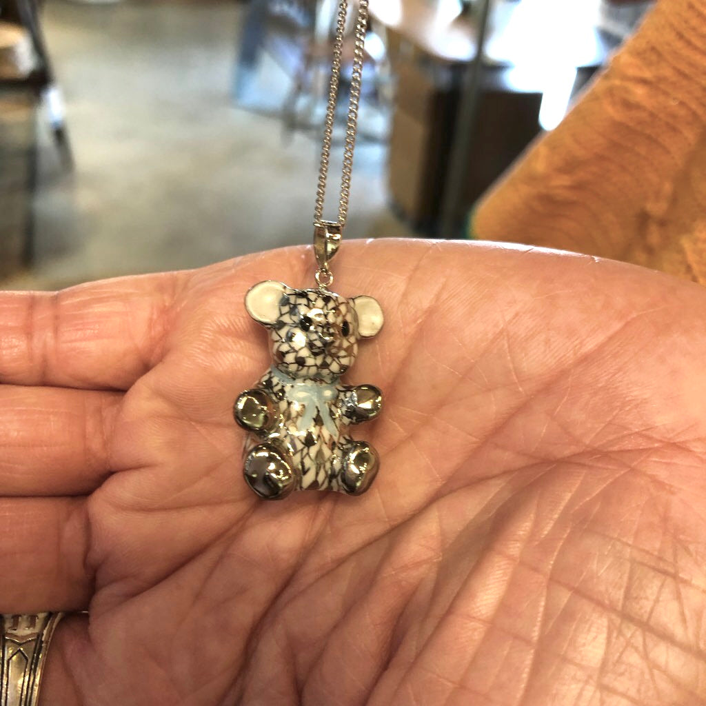 ヘレンド / Herend テディベア ペンダントトップ プラチナカラー チャーム アクセサリー ハンガリー 中古