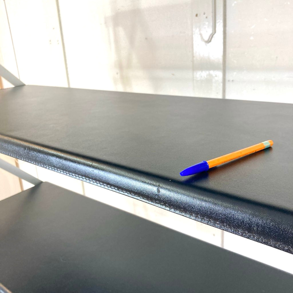 サポリティイタリア / Saporiti Italia オープンシェルフ 本革 飾り棚 中古