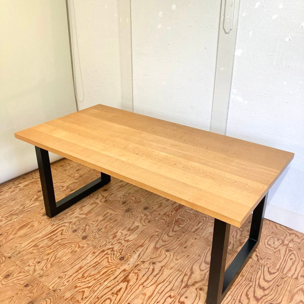 ナラ無垢材&スチールベースのダイニングテーブル  幅160  中古