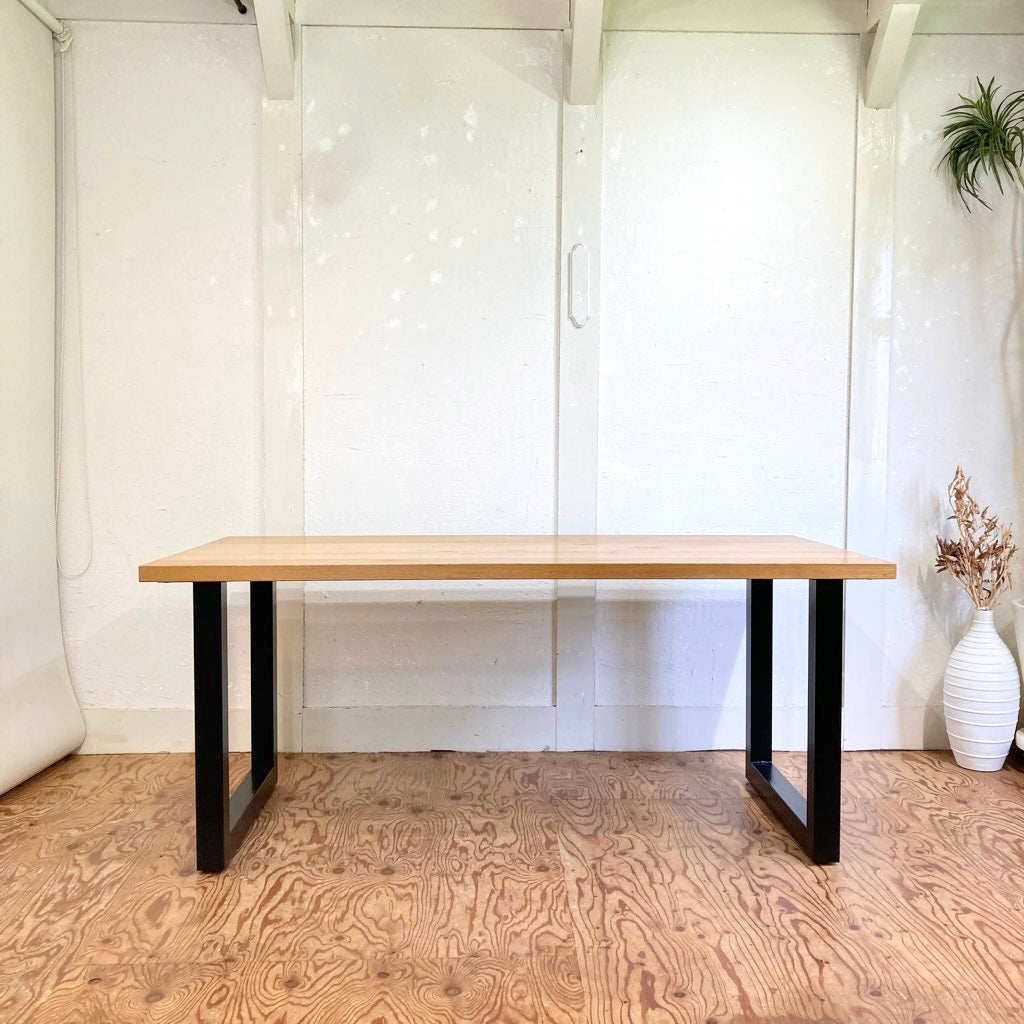 ナラ無垢材&スチールベースのダイニングテーブル  幅160  中古