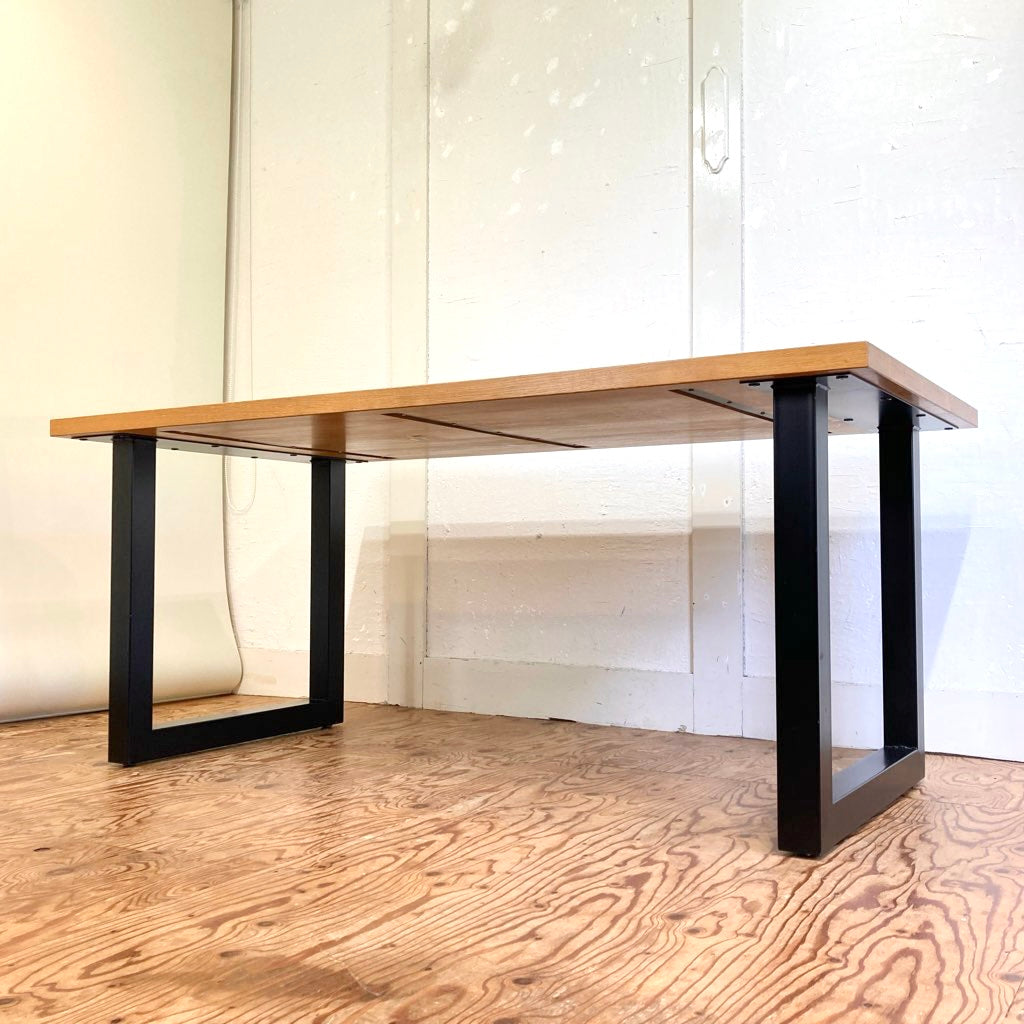 ナラ無垢材&スチールベースのダイニングテーブル  幅160  中古