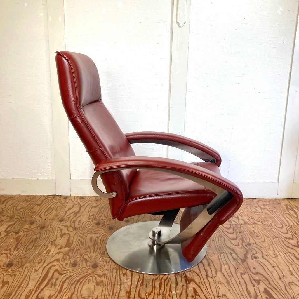 APファニチャー / AP-Furniture Simmons-AP ドリームリクライナー Meta リクライニングチェア 本革張り 中古