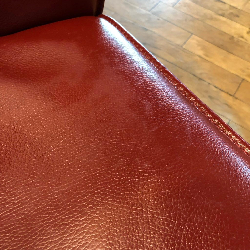 APファニチャー / AP-Furniture Simmons-AP ドリームリクライナー Meta リクライニングチェア 本革張り 中古