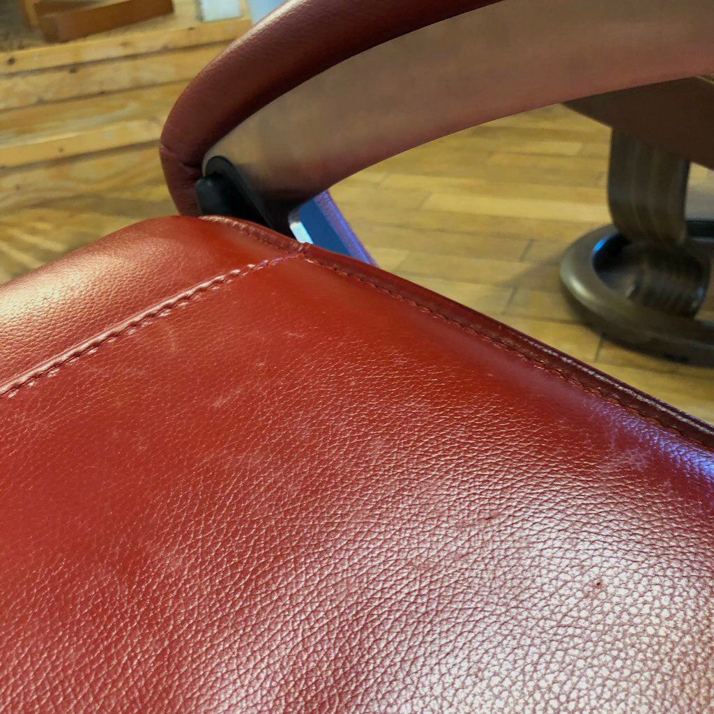 APファニチャー / AP-Furniture Simmons-AP ドリームリクライナー Meta リクライニングチェア 本革張り 中古