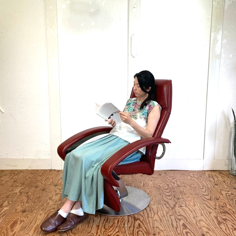 APファニチャー / AP-Furniture Simmons-AP ドリームリクライナー Meta リクライニングチェア 本革張り 中古