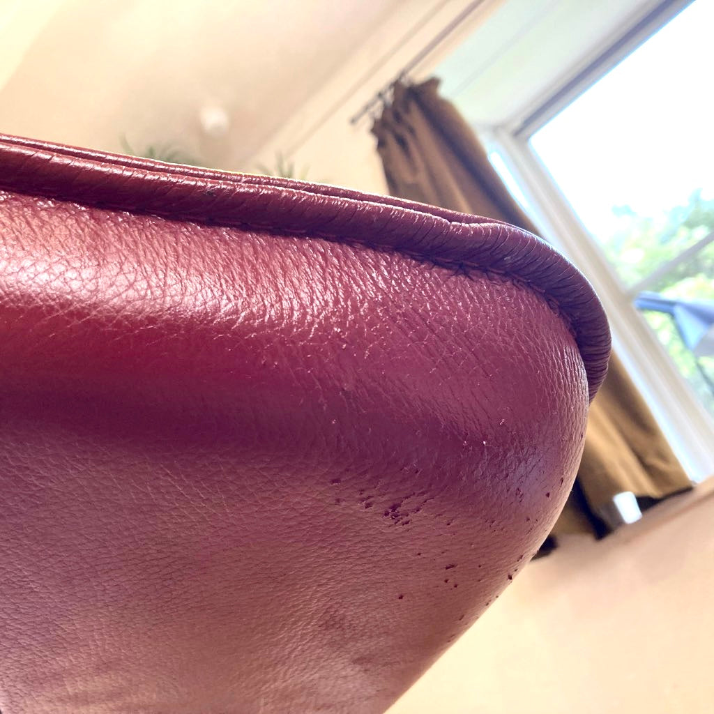 APファニチャー / AP-Furniture Simmons-AP ドリームリクライナー Meta リクライニングチェア 本革張り 中古