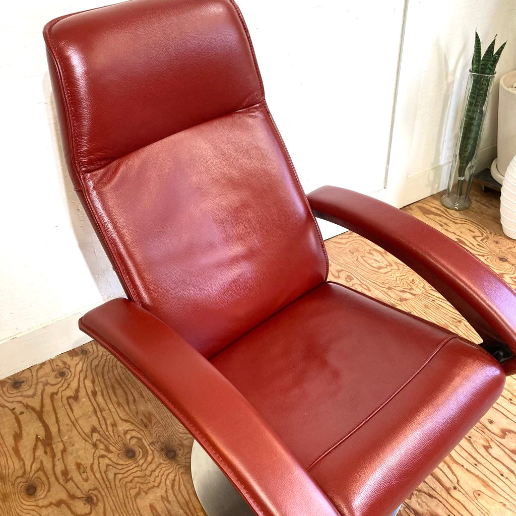 APファニチャー / AP-Furniture Simmons-AP ドリームリクライナー Meta リクライニングチェア 本革張り 中古