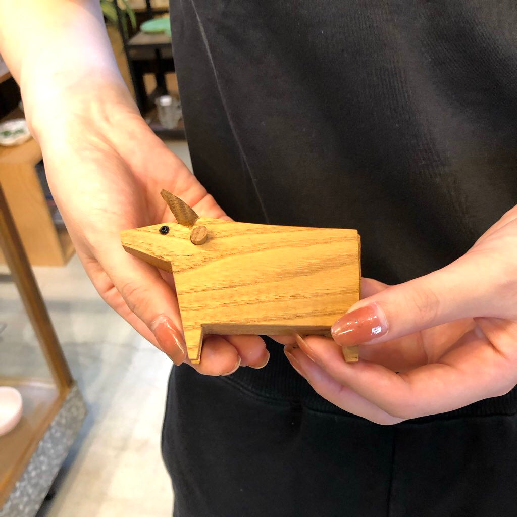 桜製作所 「丑」干支の置物 2009年 氷見眞一 中古