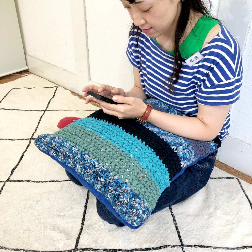 オリジナルクッション 【Tシャツヤーン】45×45 リサイクルダウン&フェザー 羽毛布団から再生した100%リサイクル