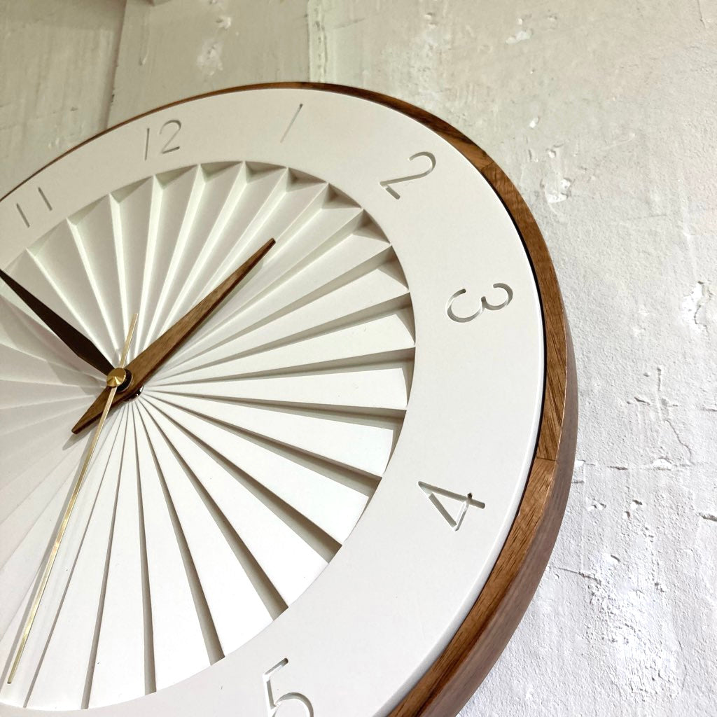 ルドヴィーガ / Ludvika 壁掛け時計 ホワイト 新品