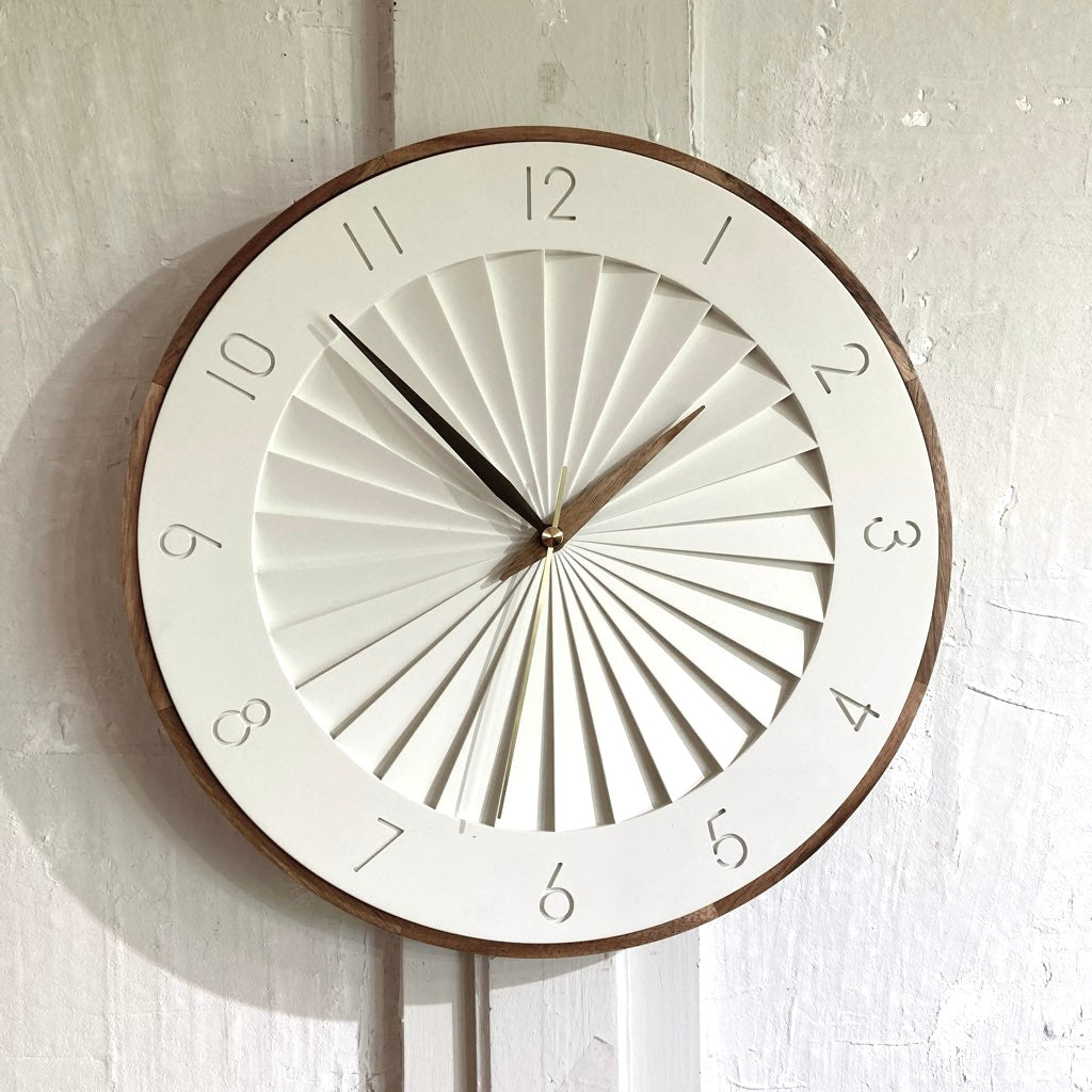 ルドヴィーガ / Ludvika 壁掛け時計 ホワイト 新品