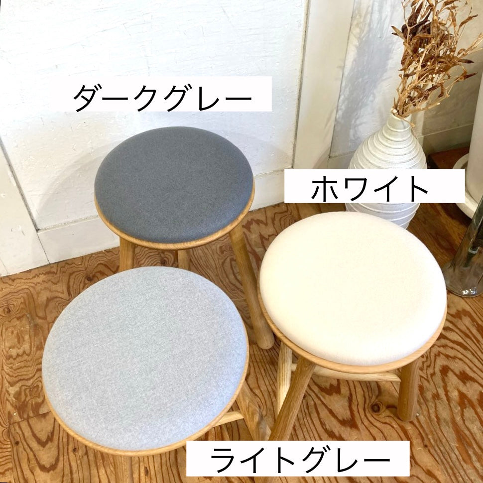 hito to ki / ヒトトキ Bow スツール 【H510】 オーク材 未使用品