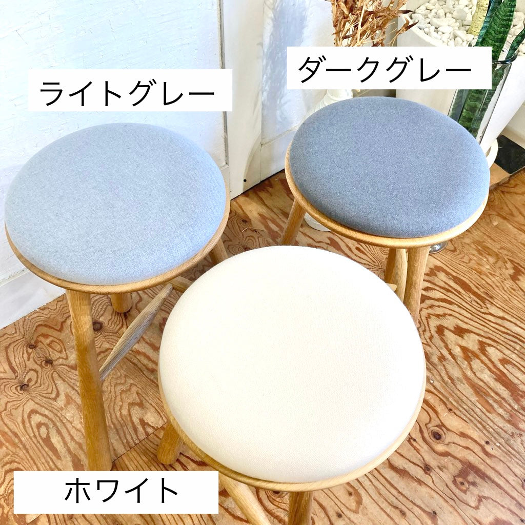 hito to ki / ヒトトキ Bow スツール 【H610】 オーク材 未使用品