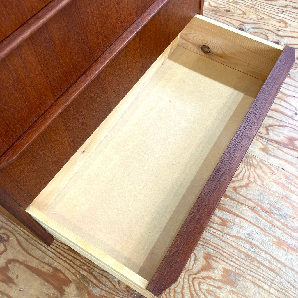 デンマーク製 チーク材 4段 チェスト 北欧 小ぶりで使いやすい箪笥 ヴィンテージ