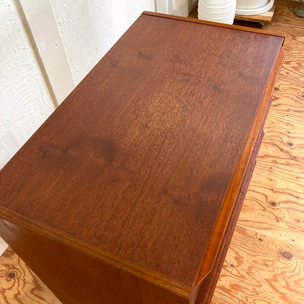 デンマーク製 チーク材 4段 チェスト 北欧 小ぶりで使いやすい箪笥 ヴィンテージ