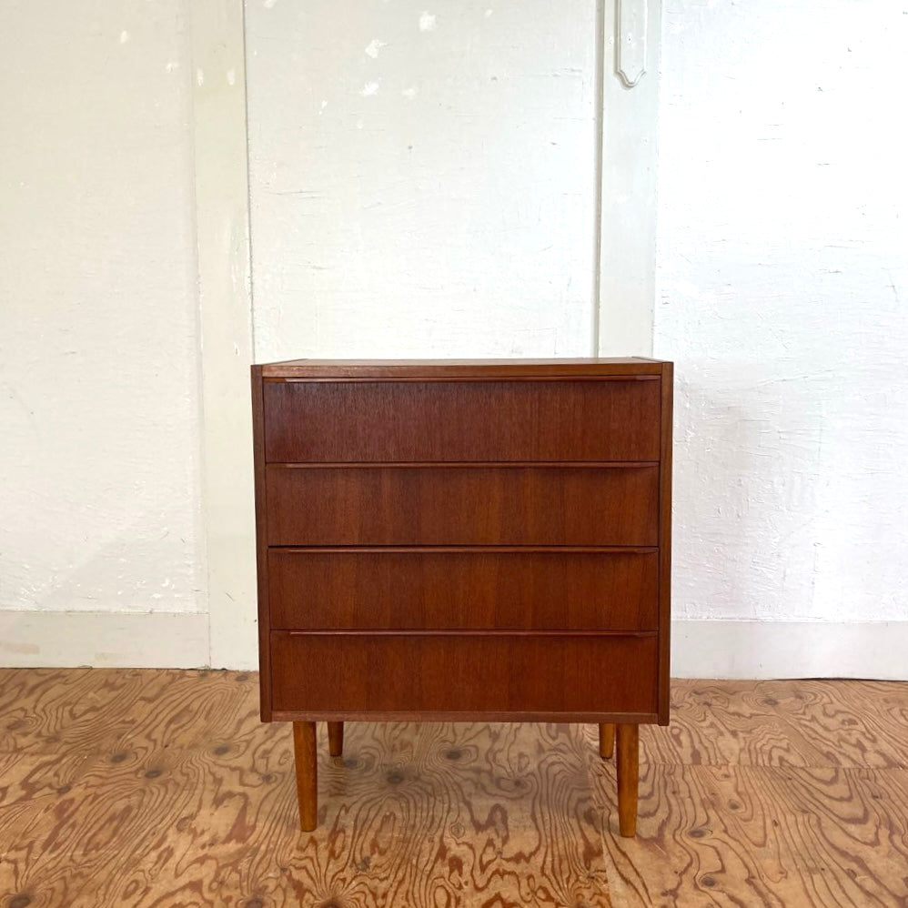 デンマーク製 チーク材 4段 チェスト 北欧 小ぶりで使いやすい箪笥 ヴィンテージ