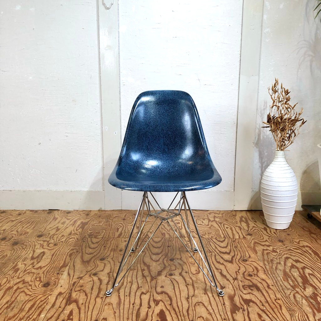 モダニカ / MODERNICA サイドシェルチェア FRP インディゴ チャールズ&レイ・イームズ 中古