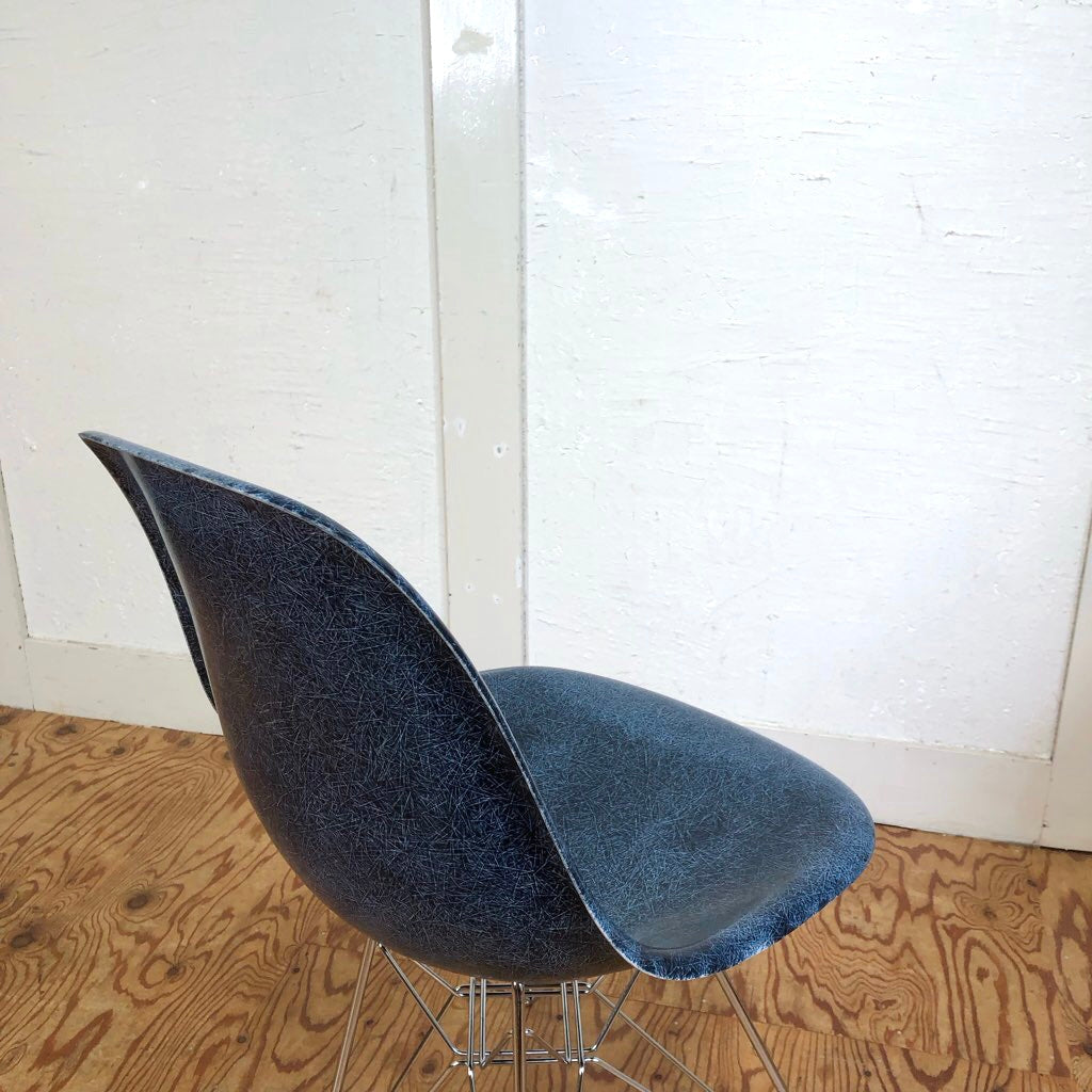 モダニカ / MODERNICA サイドシェルチェア FRP インディゴ チャールズ&レイ・イームズ 中古