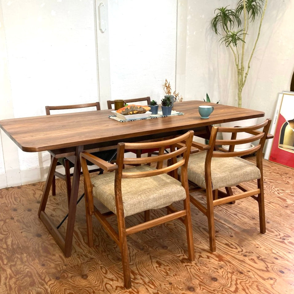 ソース / source ワイホープ / Y HOPE ダイニングテーブル 168 ウォルナット  展示品