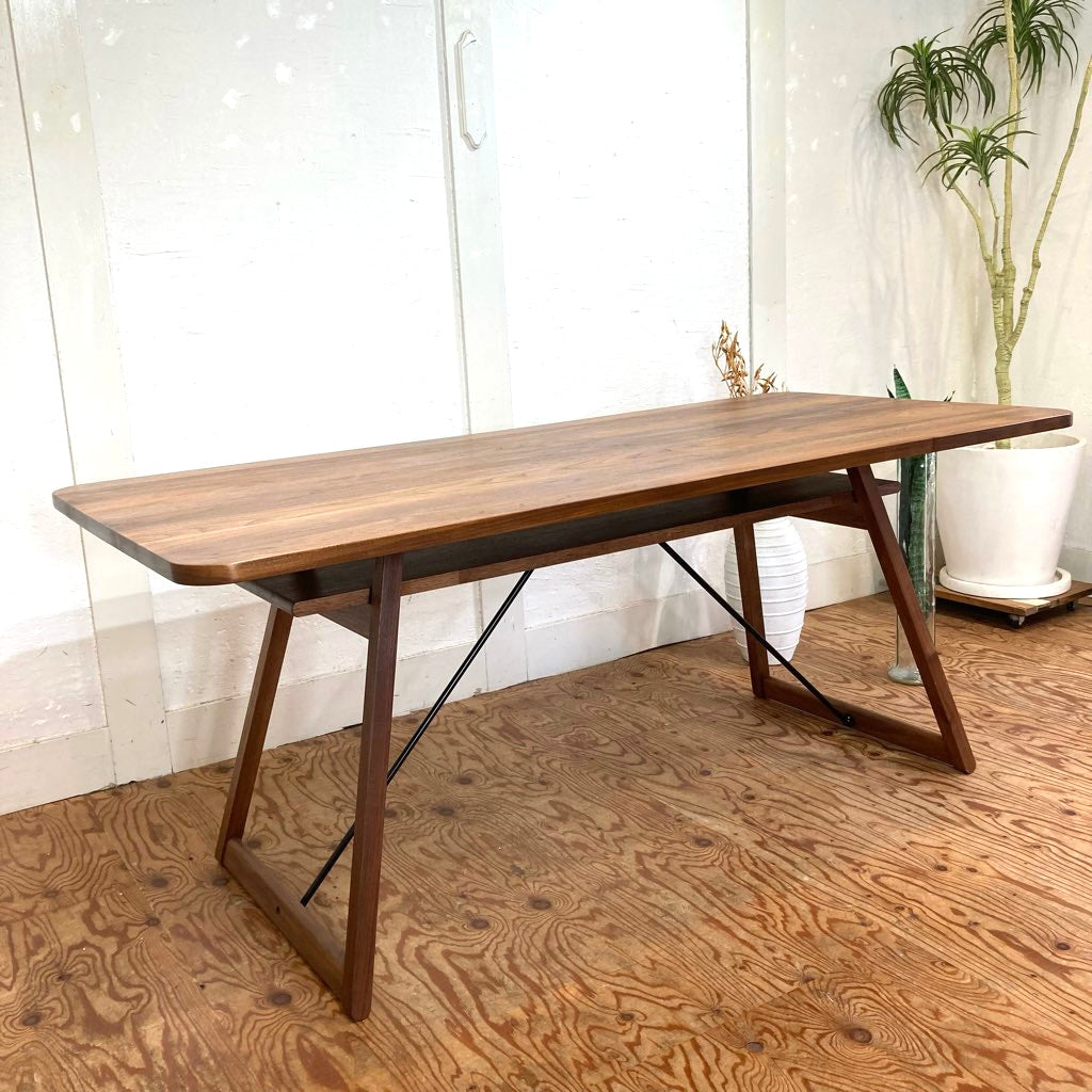 ソース / source ワイホープ / Y HOPE ダイニングテーブル 168 ウォルナット  展示品