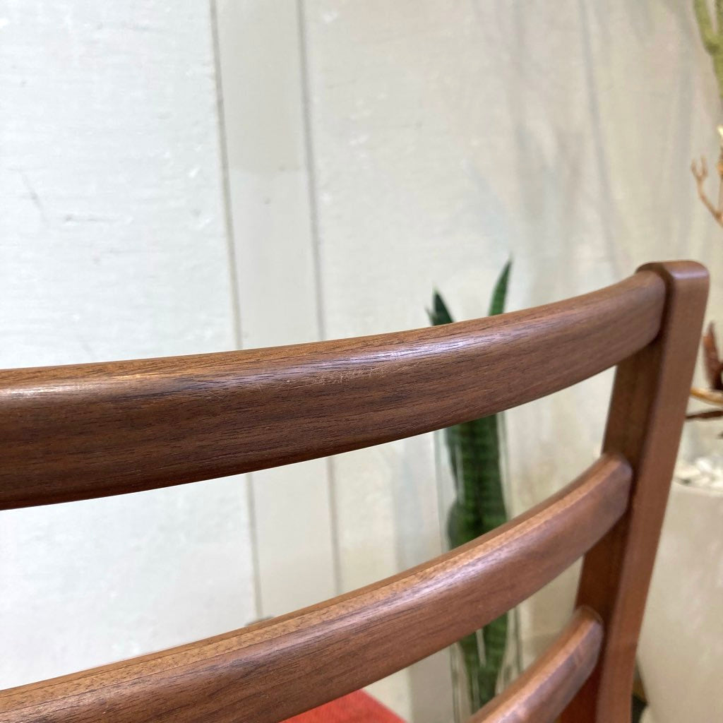 ソース / source ワイホープ / Y HOPE ダイニングチェア  サイドチェア 【レッド】 展示品