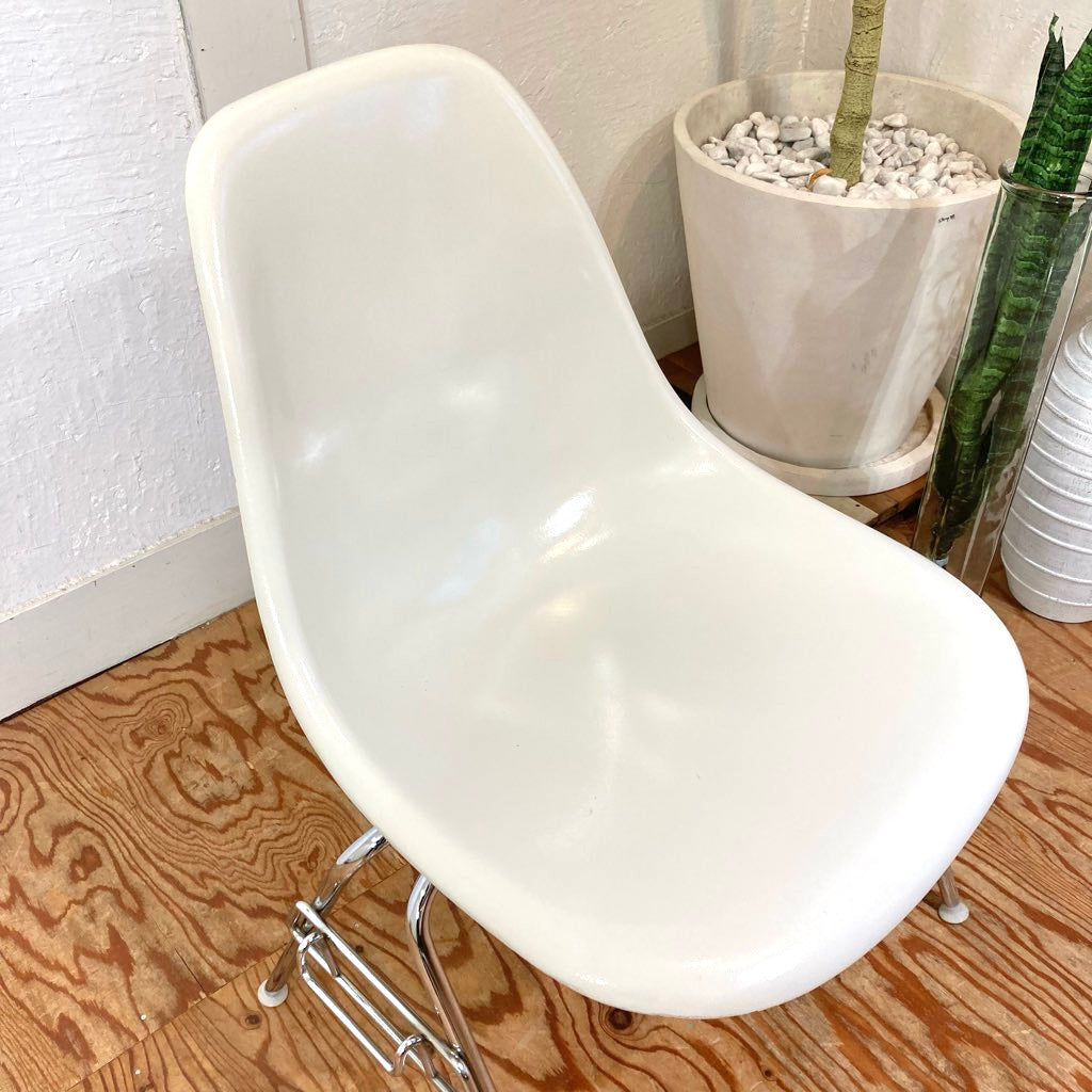 ハーマンミラー / Herman Miller サイドシェルチェア ホワイト スタッキングベース チャールズ&レイ・イームズ FRP ヴィンテージ