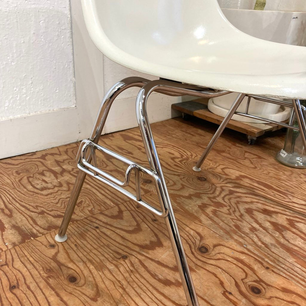 ハーマンミラー / Herman Miller サイドシェルチェア ホワイト スタッキングベース チャールズ&レイ・イームズ FRP ヴィンテージ