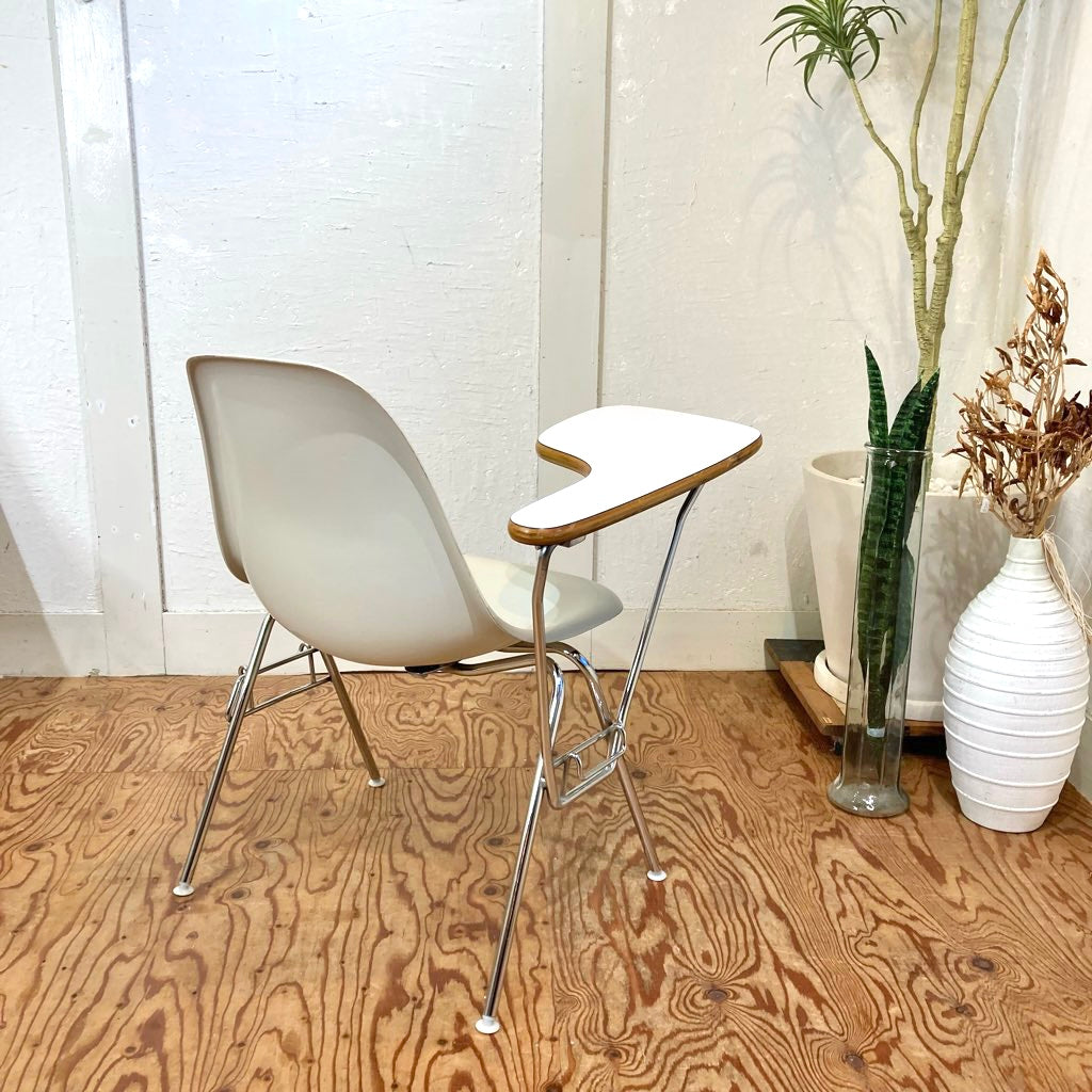 ハーマンミラー / Herman Miller サイドシェルチェア ホワイト スタッキングベース メモ台付き チャールズ&レイ・イームズ FRP ヴィンテージ