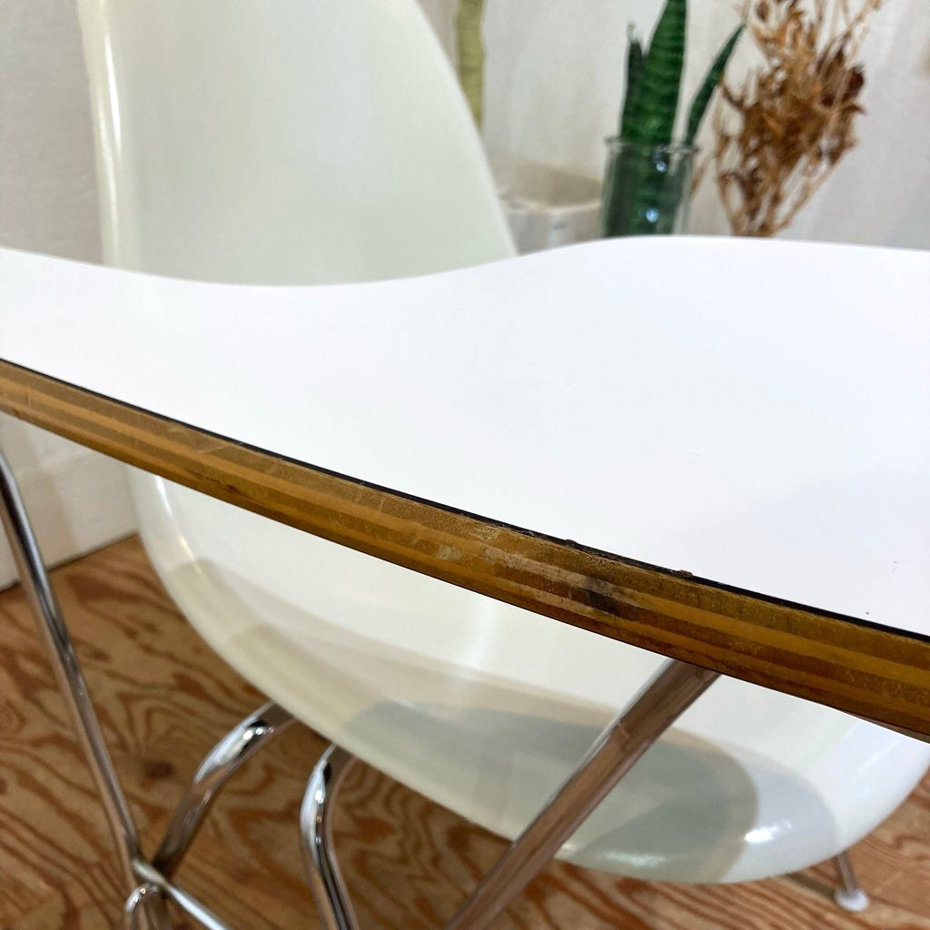 ハーマンミラー / Herman Miller サイドシェルチェア ホワイト スタッキングベース メモ台付き チャールズ&レイ・イームズ FRP ヴィンテージ
