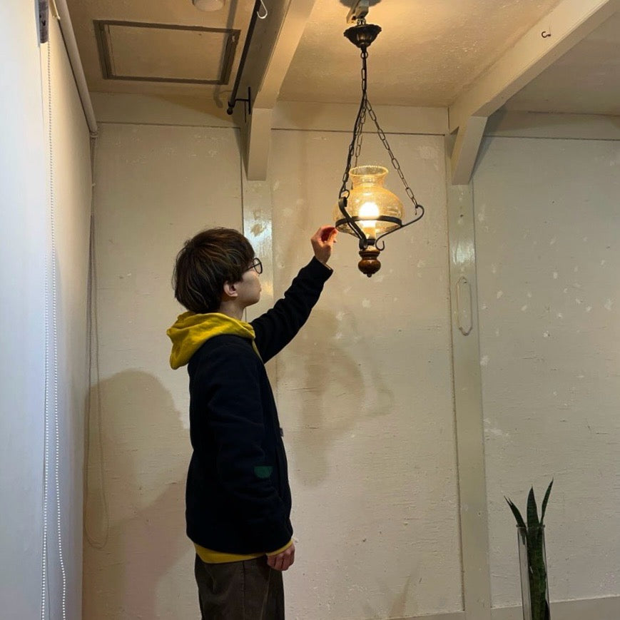 ランプ型 ガラス ペンダントライト 照明 アンティーク調 中古