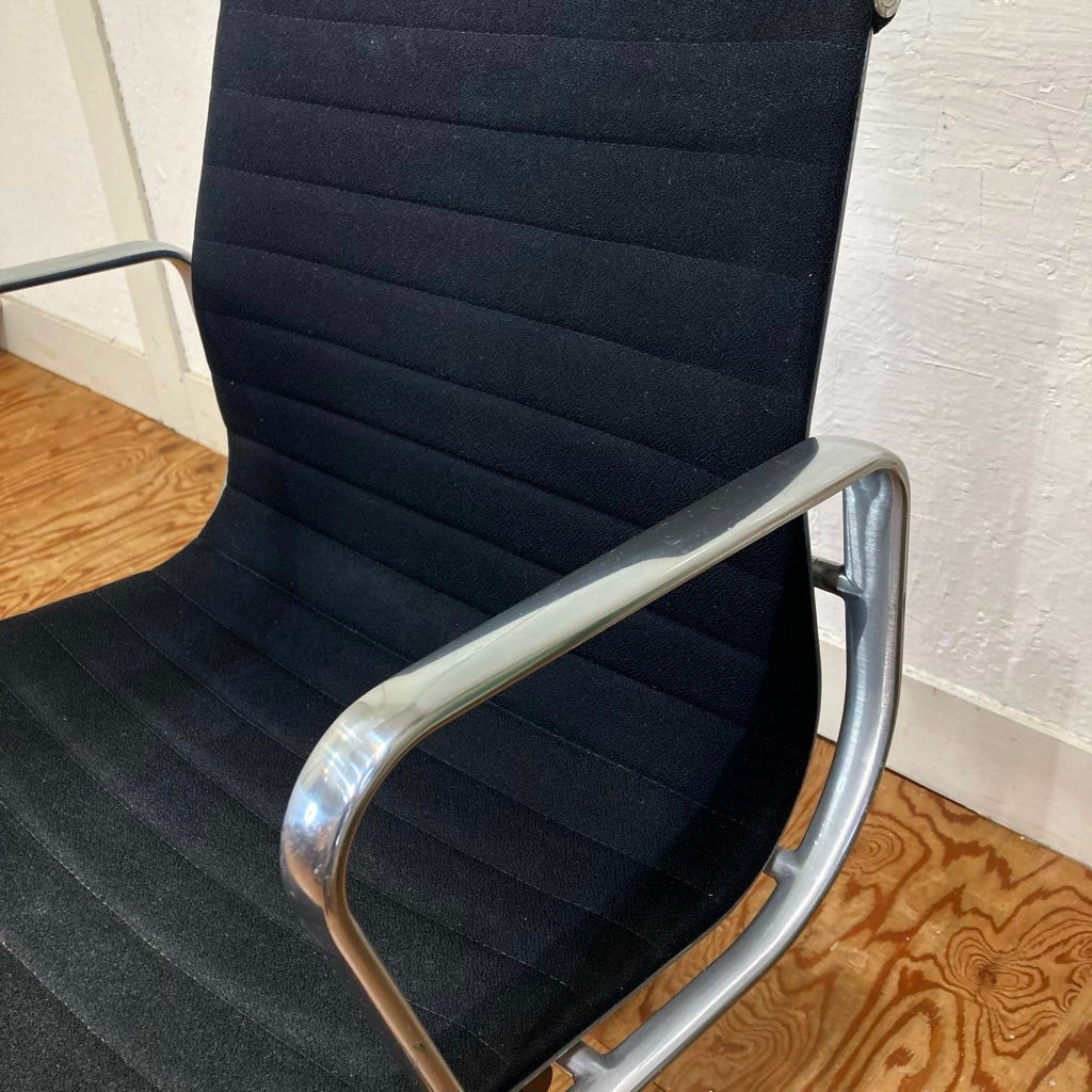 ハーマンミラー / Herman Miller イームズ アルミナムグループ マネジメントチェア ブラック ファブリック デスクチェア 5本レッグ ヴィンテージ