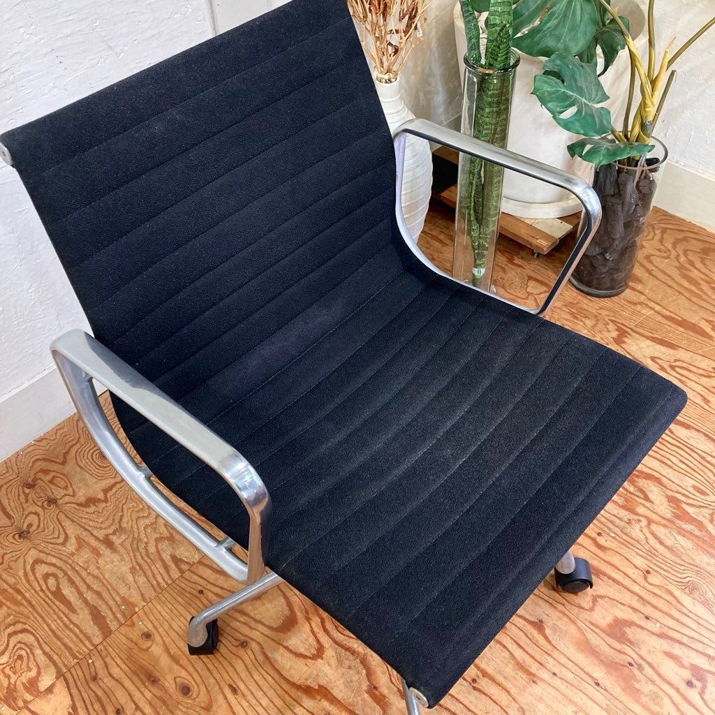 ハーマンミラー / Herman Miller イームズ アルミナムグループ マネジメントチェア ブラック ファブリック デスクチェア 5本レッグ ヴィンテージ