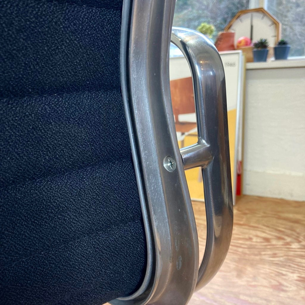 ハーマンミラー / Herman Miller イームズ アルミナムグループ マネジメントチェア ブラック ファブリック デスクチェア 5本レッグ ヴィンテージ