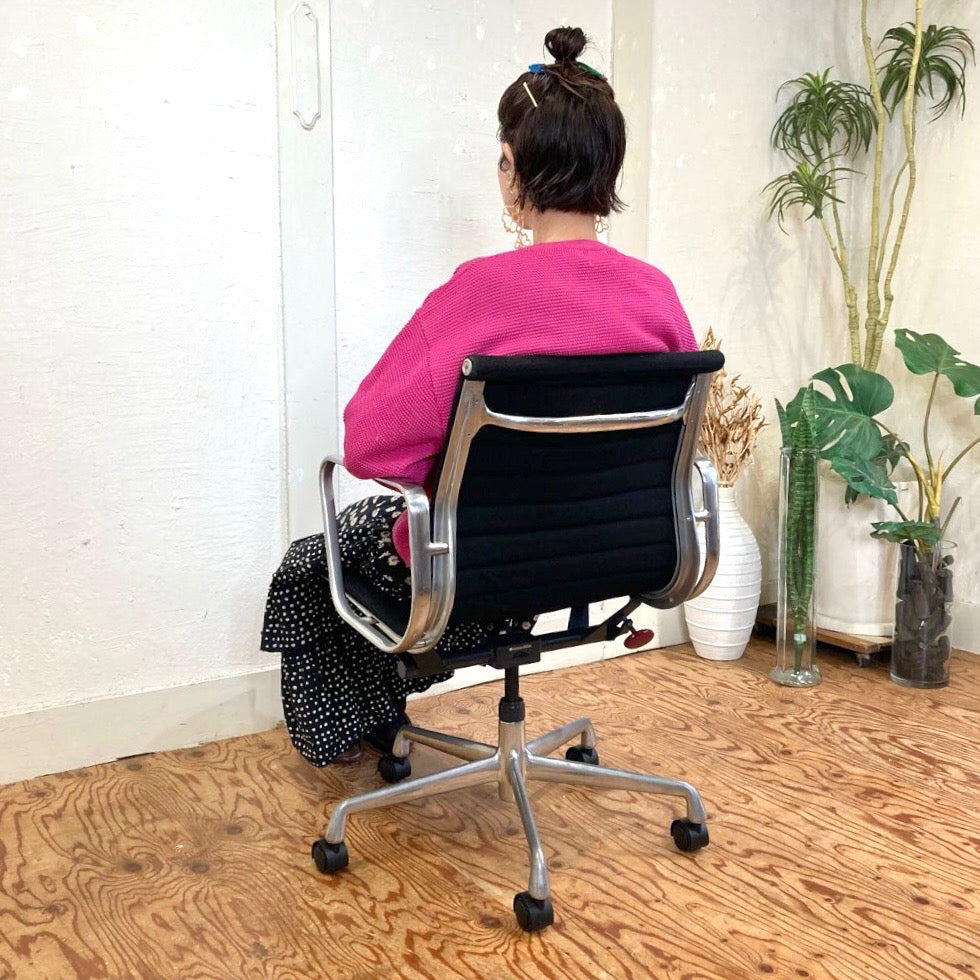 ハーマンミラー / Herman Miller イームズ アルミナムグループ マネジメントチェア ブラック ファブリック デスクチェア 5本レッグ ヴィンテージ
