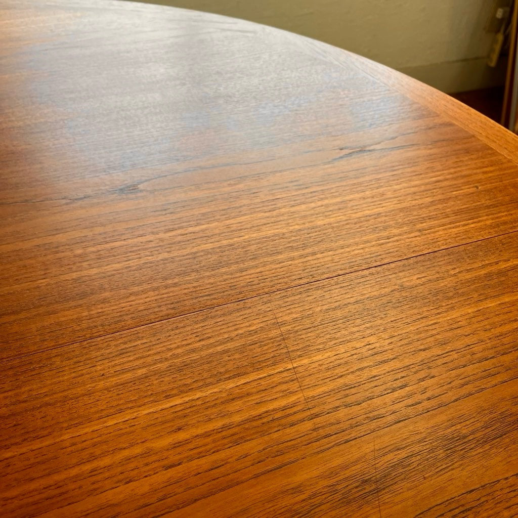 イルムス・ボリフス / Illums Bolighus チーク材 ラウンドダイニングテーブル 北欧 ヴィンテージ