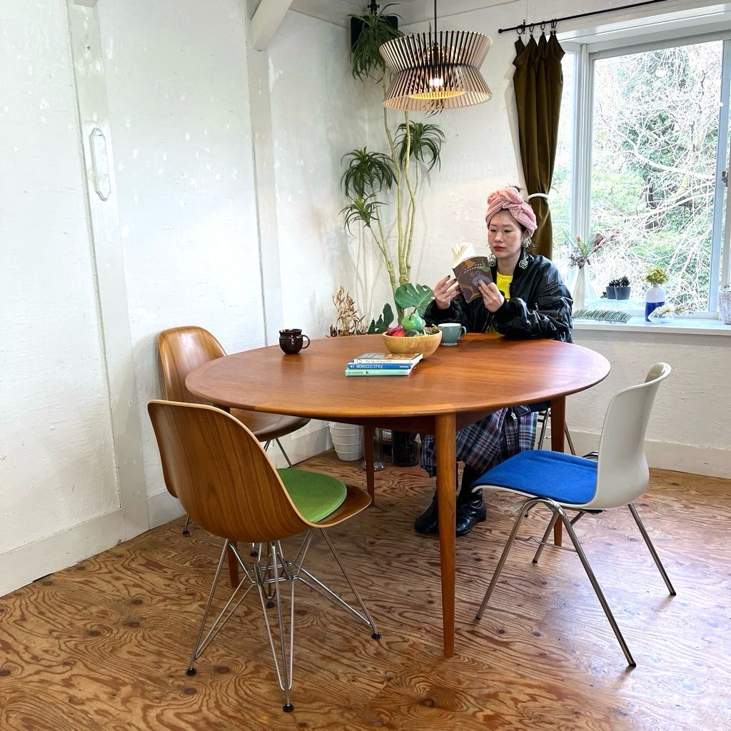 イルムス・ボリフス / Illums Bolighus チーク材 ラウンドダイニングテーブル 北欧 ヴィンテージ