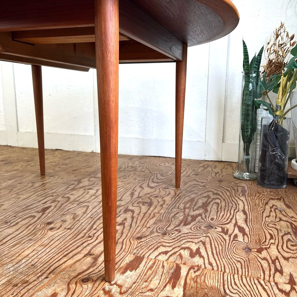 イルムス・ボリフス / Illums Bolighus チーク材 ラウンドダイニングテーブル 北欧 ヴィンテージ