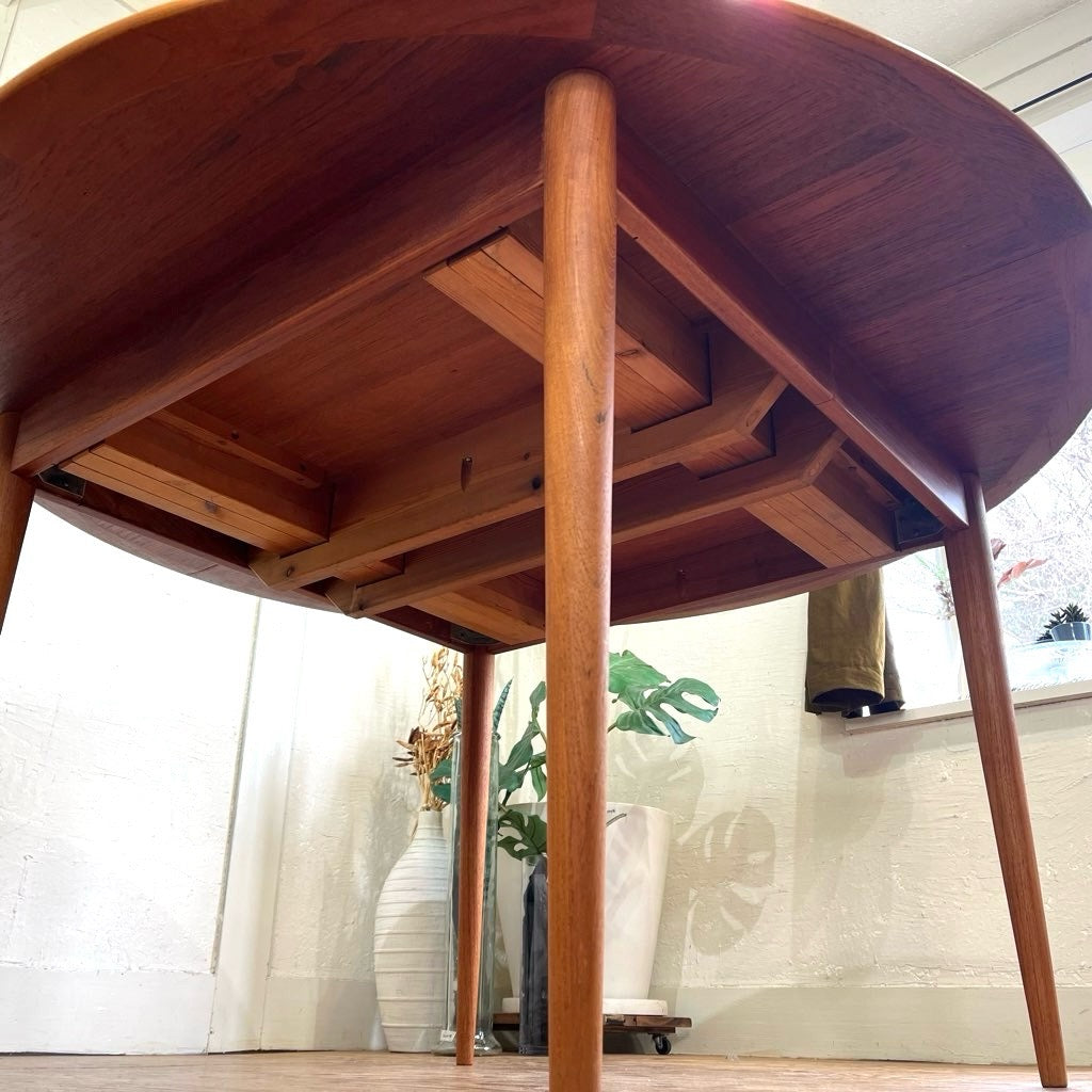 イルムス・ボリフス / Illums Bolighus チーク材 ラウンドダイニングテーブル 北欧 ヴィンテージ