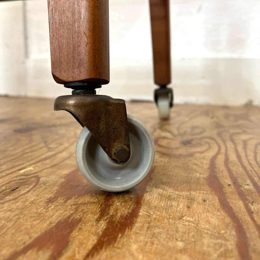 チーク材&ビーチ材 コーヒーテーブル サイドテーブル 棚・キャスター付き デンマーク製 北欧 ヴィンテージ