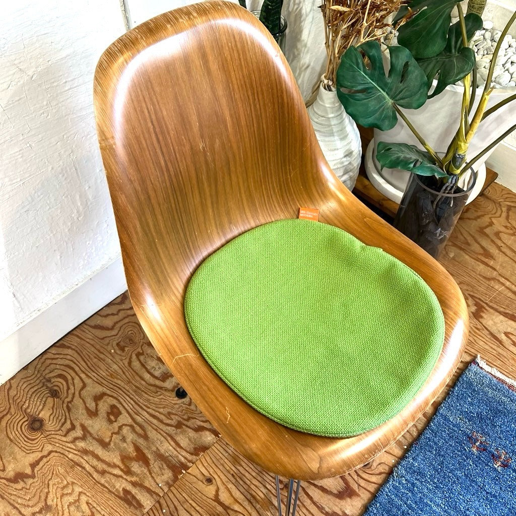 ハーマンミラー / Herman Miller ウッドシェルチェア 【2】チェアパッド付 エッフェルベース チャールズ&レイ・イームズ 中古