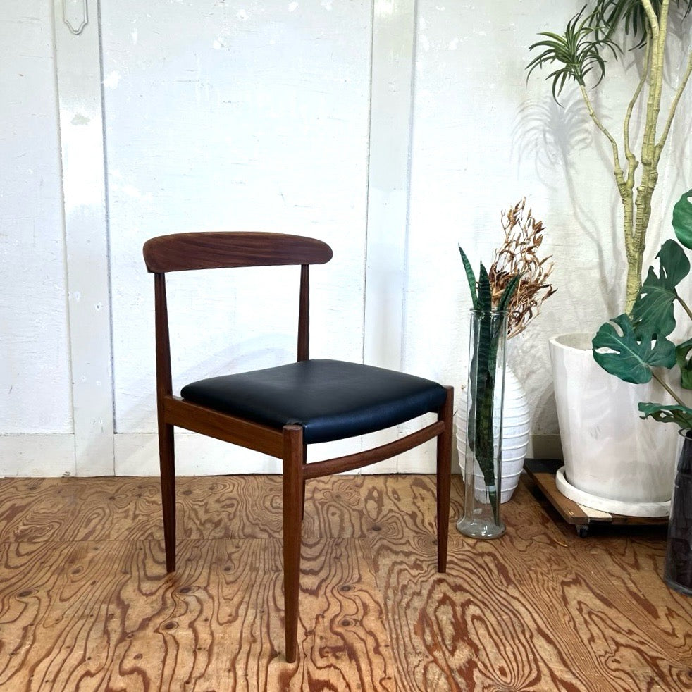 アンティーク家具　ダイニングチェア　ブラックレザー　ビンテージ家具　食堂椅子 アンティーク家具ダイニングチェアブラックレザービンテージ家具