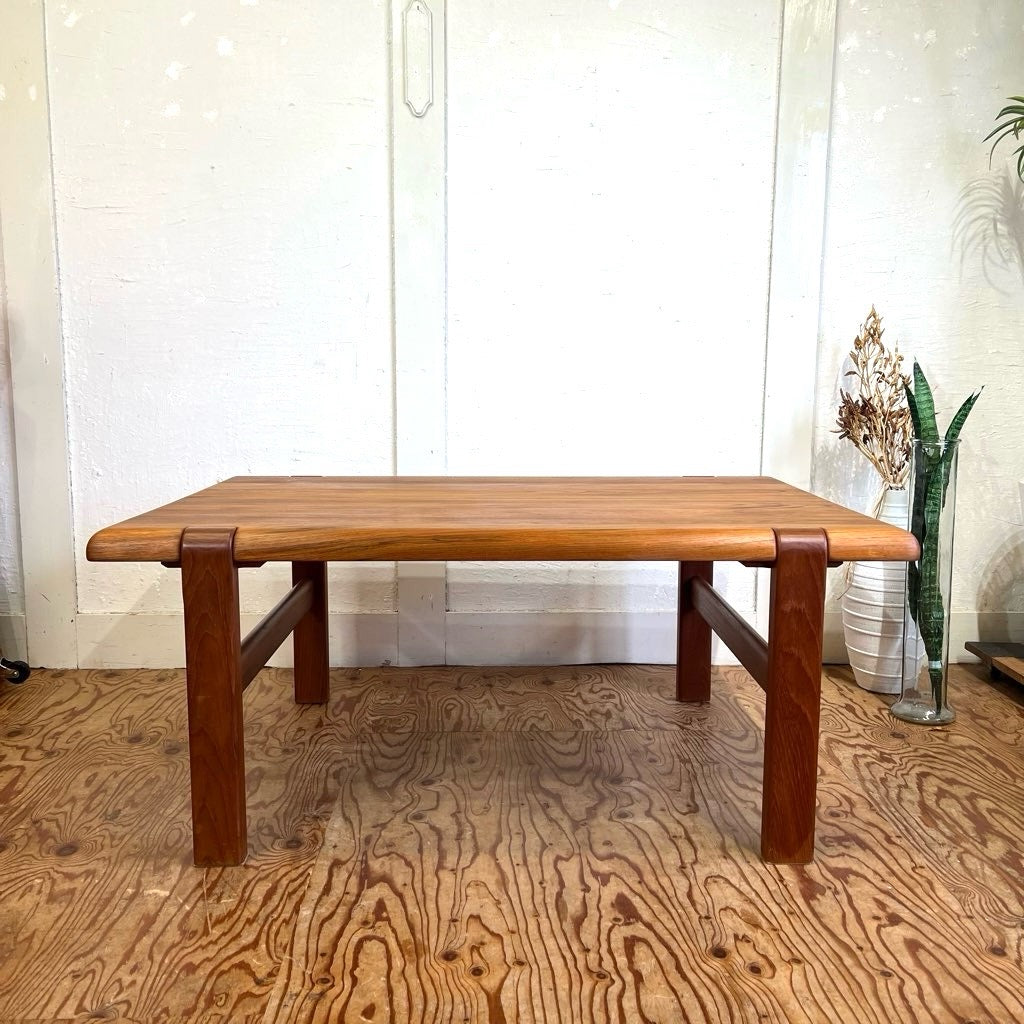 ニールスバッハモーベルファブリック / Niels Bach Mobelfabrik チーク無垢材 ローテーブル リビングテーブル 北欧 中古