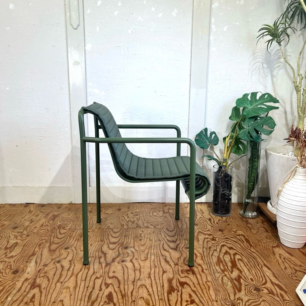 ヘイ/ HAY パリサード / PALISSADE ダイニングアームチェア QUILTEDクッション付き オリーブ デンマーク 北欧 中古