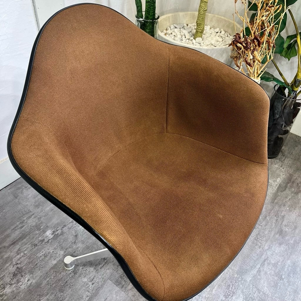 ハーマンミラー / Herman Miller アームシェルチェア コントラクトベース チャールズ&レイ・イームズ FRP